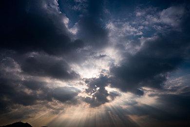 《极品飞车：不羁》关闭卡通效果演示 烟雾不夸张了